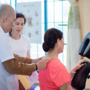 Trị liệu Bệnh đau Vai cổ gáy